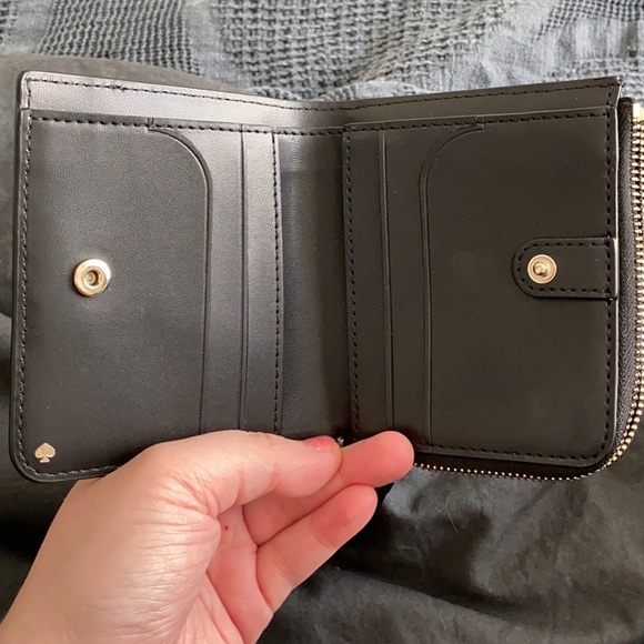 Kate Spade wallet - Picture 2 of 4